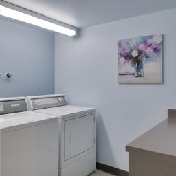 Laundry room, Résidence Côte-Saint-Paul