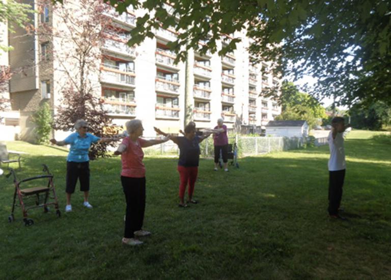 Landscaped courtyard, Résidence Maywood