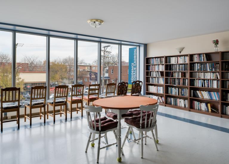 Common room and library, Résidence Rosalie-Cadron