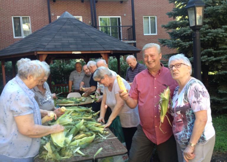 Corn roast, Résidence Rosalie-Cadron